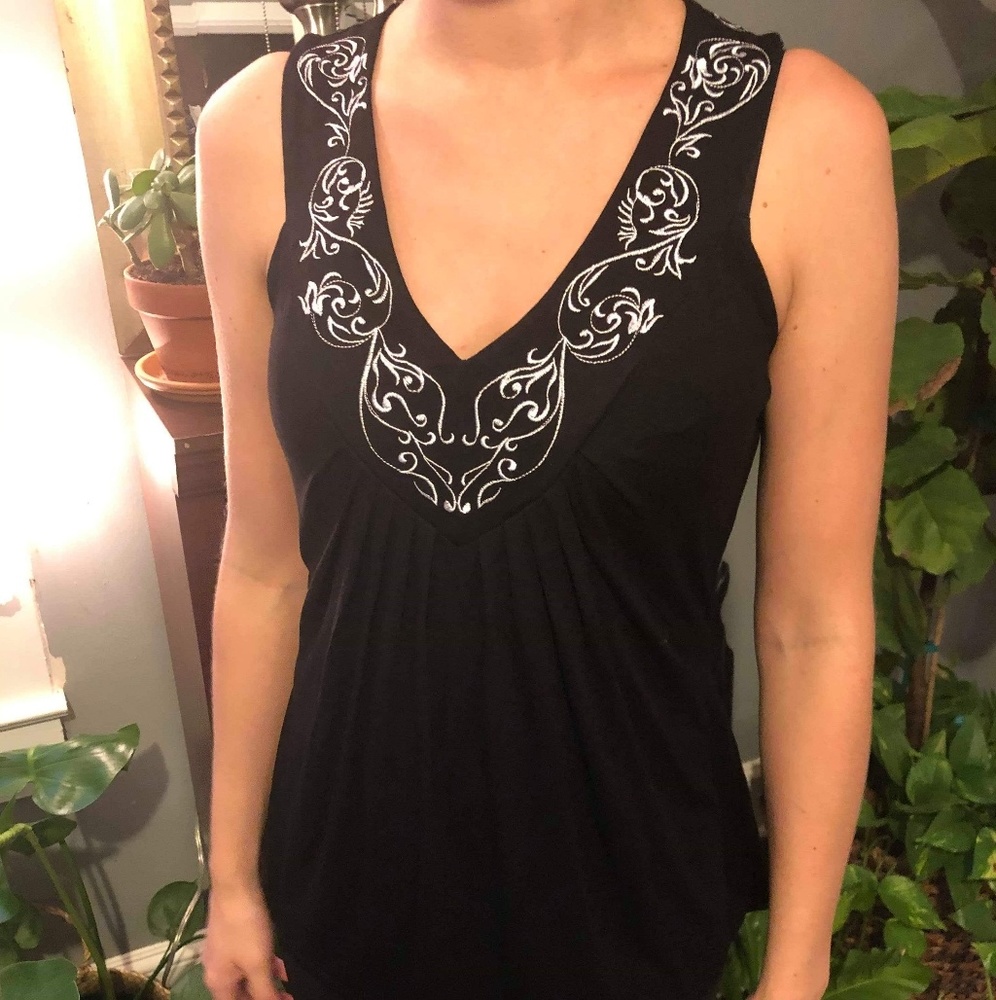 Black and White Sleeveless Top